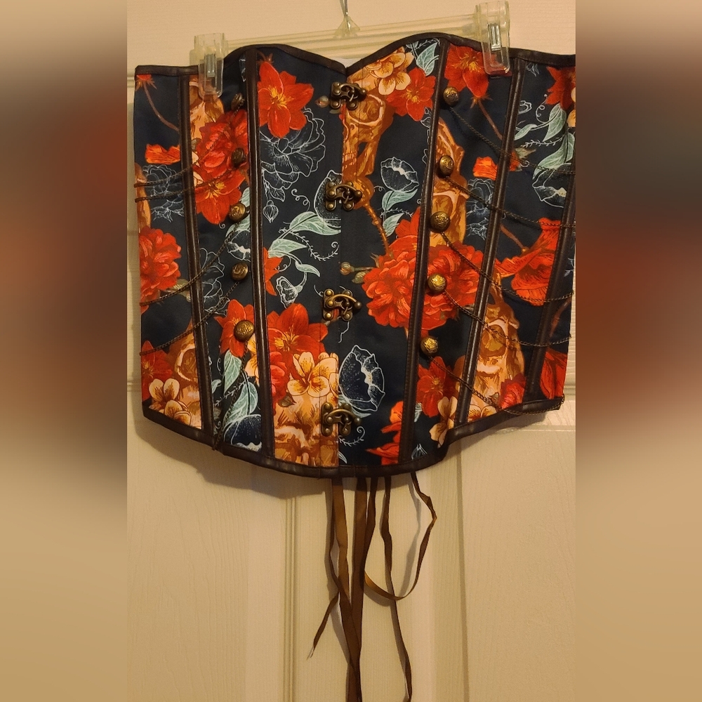 Floral Corset with Elegant Button Accents